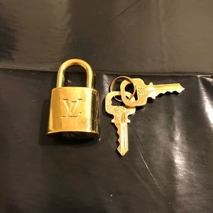 LOUIS VUITTON Brass Lock and Key Set #318